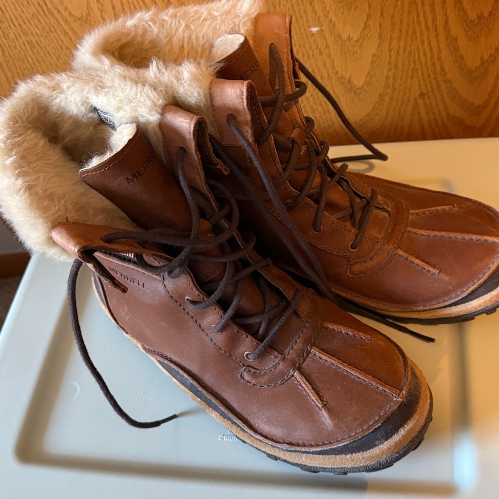 Merrill Brown Leather Shearling Lace-Up Boots size 9, never worn! - Picture 5 of 5